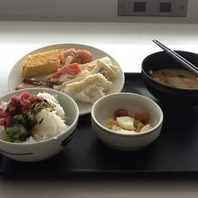 とある日の朝食時のバイキング(和食編)