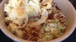 立ち食いだけど、こしのあるそば！