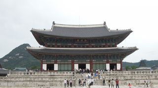 壮大な造りです