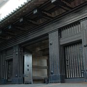 金沢城に残る旧国宝の門