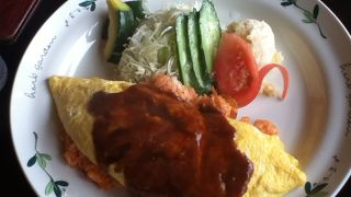 小さい店ですが雰囲気があって落ち着きます