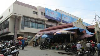 ハノイで一番大きい市場