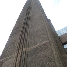 下から見上げると大迫力です