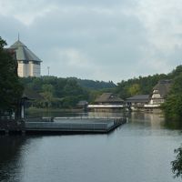 カッパ沼から見るホテル