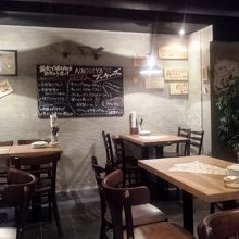 お奨めメニューが壁に