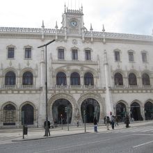 ロシオ駅はネオ・マヌエル様式の建物で宮殿のように美しい。