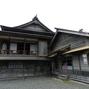 桜の開花時期のみ一般公開されます