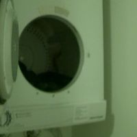 バスルームには、洗濯機と乾燥機が完備。