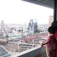 貨物や特急列車が見えました