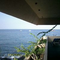 部屋から見た海