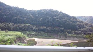 JR・国道沿いに平行している湖