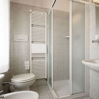 シャワーのみですがとても清潔です