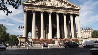 ファサードの花が美しい