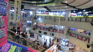 北京の渋谷のようなショッピングストリート