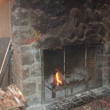 結構寒いので、ボルケーノハウスの暖炉が心地良いです