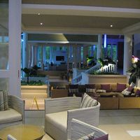 ロビーです。ちょっと猫のおしっこのにおいが・・