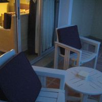 ベランダ。古さが残ってます。あまり展望もよくないので使わず