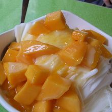 芒果雪花冰（マンゴ−ミルクかき氷）　