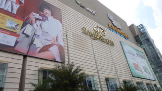 高級品からフードコートまで。。。幅広いです。