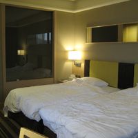 奥のガラス部分がバスルーム