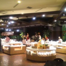 ビュッフェはこんなカンジです。