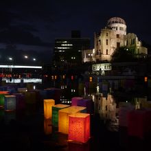 灯篭流しの風景です