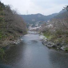 澤乃井園の清流