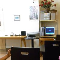 食堂の隅にはPCやプリンタがありました