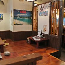 店内の様子  居酒屋にしては静かで会話し易かった