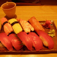 日本食レストラン「ふくや鉄板焼き」のお寿司