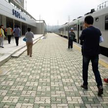 トラサン（都羅山）駅