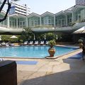 バンコクではアクセスの良い　老舗ホテルです。
