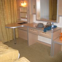 綺麗な広い部屋です。