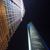 左がグランドハイアット