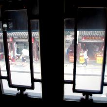 窓の外にはレトロ上海