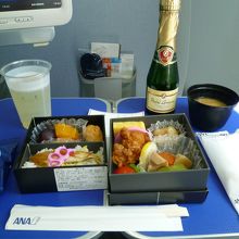 熊本発便のANAプレミアムクラスのGOZEN（昼食）