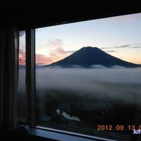 日の出前の羊蹄山の雲海