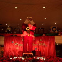 大晦日の　吹き抜けのロビー