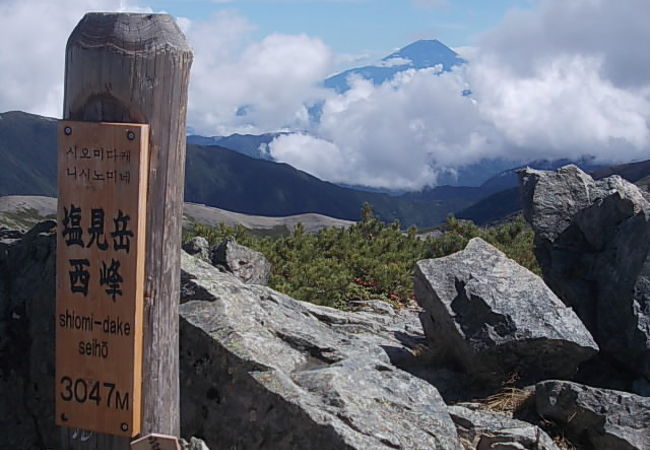 西峰と東峰がありますので注意が必要です