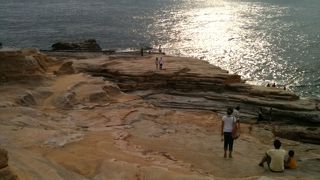 マーブル模様の岩畳が素敵