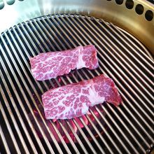 さしの入ったやわらかなお肉