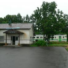 新十津川駅舎とキハ40系