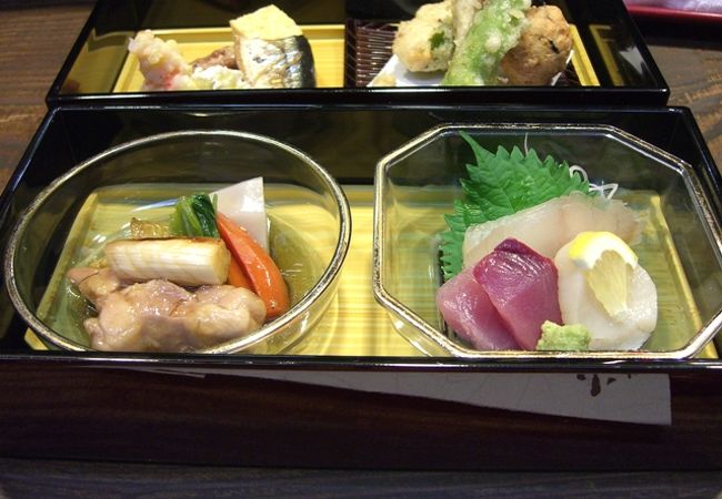 平日ランチは大人気でした。