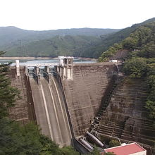 奥泉ダムの景観