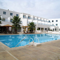 プールサイドは気持ちよかったです