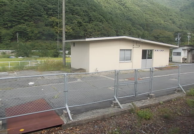 信濃川島駅