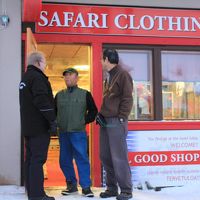 ツアーデスクとスタッフたち