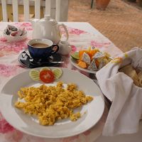 のんびり朝ごはん。シンプル。