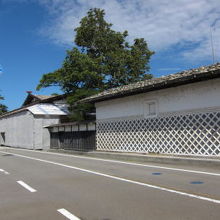 道路に面した部分だけで約40m！（現在大修理中です）