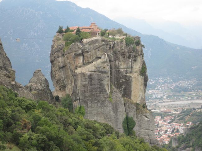 岩の上の修道院